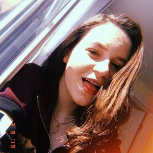 Meet your Posher, Lauren
